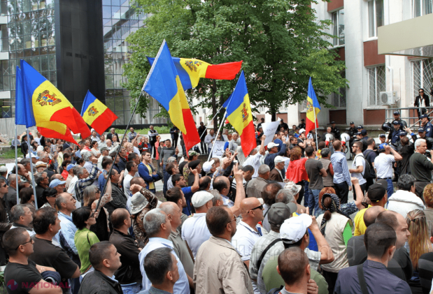 PROTEST la Curtea de Apel: „Libertate deținuților politici”