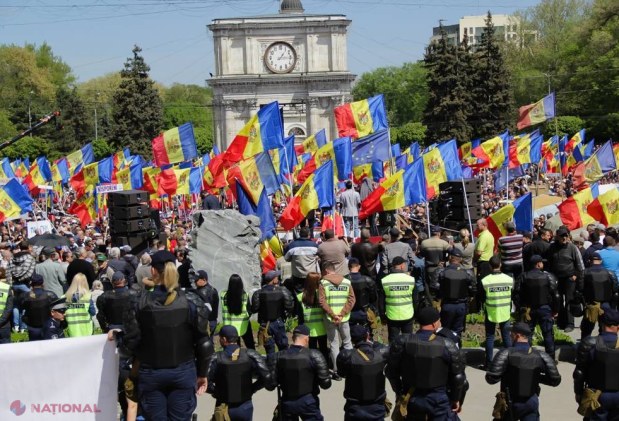VIDEO, FOTO // Poliția a folosit GAZE LACRIMOGENE împotriva protestatarilor