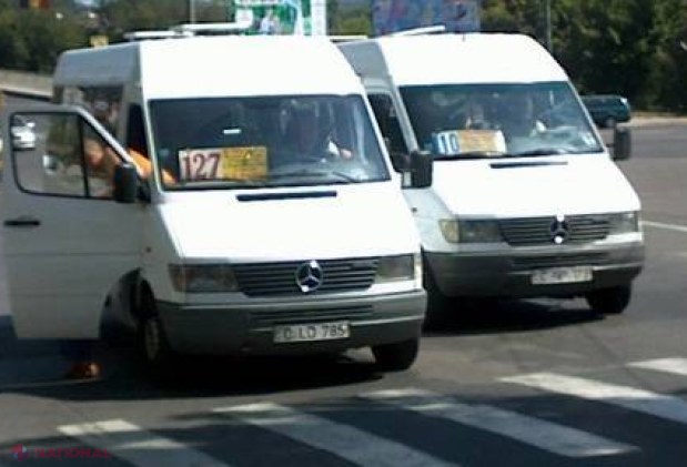 Încă un maxi-taxi implicat într-un ACCIDENT rutier în capitală