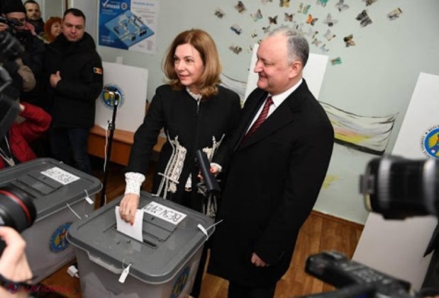 VIDEO // Igor Dodon, la secția de vot: „V-a fost dor de mine?”