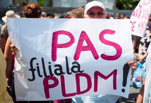 „Jos mâinile de pe magazinele sociale”. Mii de oameni au protestat împotriva intenției PAS, PPDA și PLDM de a lichida magazinele sociale