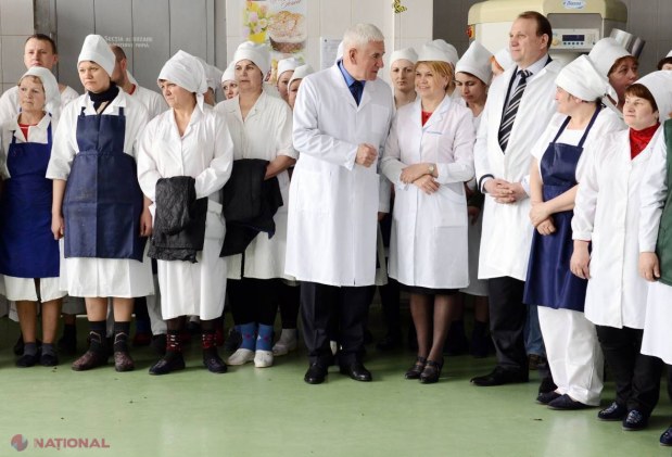 Panettone moldovenesc, după tehnologie italiană! Cozonacii marca SA „Franzeluța” au fost sfințiți de Mitropolitul Vladimir