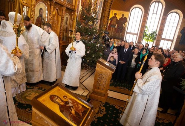 FOTO // Vlad Plahotniuc, prezent la slujba de la Mănăstirea Curchi. Starețul l-a lăudat pe liderul PD: „Mulţumim domnule președinte”