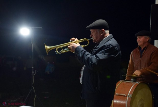 FOTO // Echipa lui Ilan Șor a adus lumină pe străzile altor două localități din raionul Orhei: „Este mai mult decât un moment de sărbătoare pentru noi, este un eveniment important”