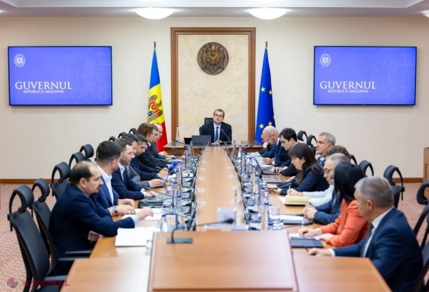 BREAKING NEWS, VIDEO // Premierul Vasile Tofan taie cheltuielile statului: 161 de instituții publice intră în reorganizare. Cabinetul premierului își reduce personalul cu 39%