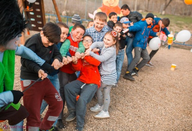 FOTO // Un nou teren de joacă a fost inaugurat Furceni, în cadrul Programului „Uniunea Orheiul NOU”. Șor: „Vom face ca raionul nostru să fie cel mai dezvoltat din țară”