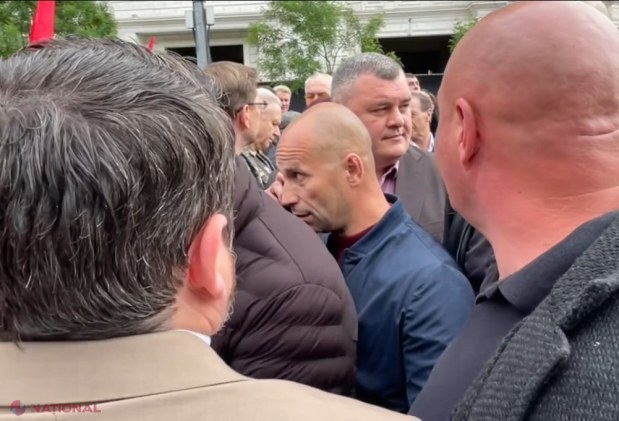 VIDEO // Oamenii lui Șor și socialiștii, CEARTĂ ca la ușa cortului înainte de „marșul memoriei”. Liderul „Șansă”, UMILIT de Novac și Batrîncea: „Cine sunt zăcii aceștia? Pe mine să mă umilească patru gorile?”. Novac: „Alexei, vrei să fii zvezda...”