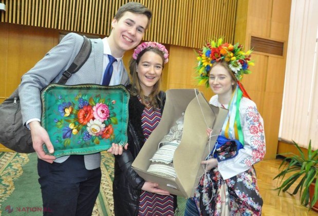 FOTO // Elevi din 13 țări, la Festivalul Internațional de Limbă și Cultură! Ce le-a transmis Petru Lucinschi participanților