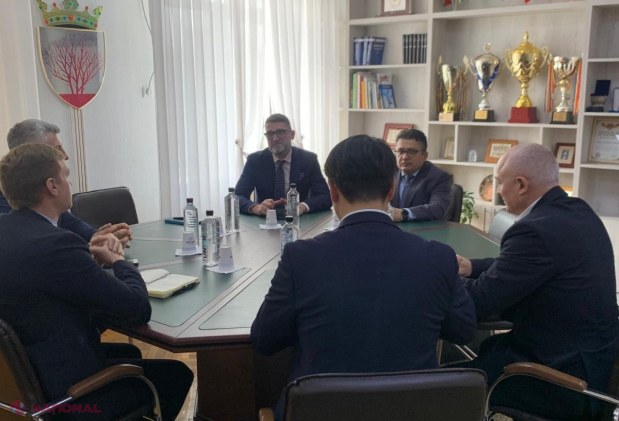FOTO // Ambasadorul României, Cristian-Leon Țurcanu, primit „cu multă căldură” la Sângerei. Autoritățile publice locale, recunoscătoare pentru sprijinul consistent și ferm al Bucureștiului în folosul cetățenilor din R. Moldova