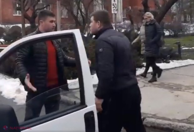 VIDEO +18 // Doi șoferi și-au DAT PUMNI în trafic. Întâmplarea a avut loc chiar în apropierea Judecătoriei Chișinău, filiala Botanica
