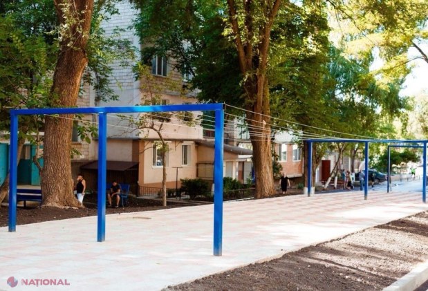 FOTO // Primarul de Orhei a mai dat în exploatare o curte modernizată în cadrul programului „Operațiunea Curtea”