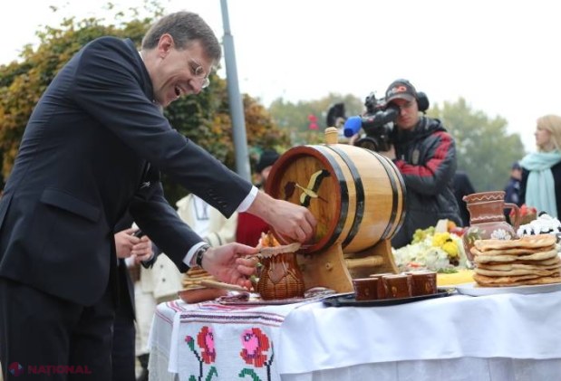 FOTO // Cum și-a început ziua primarul Dorin Chirtoacă de Hramul orașului
