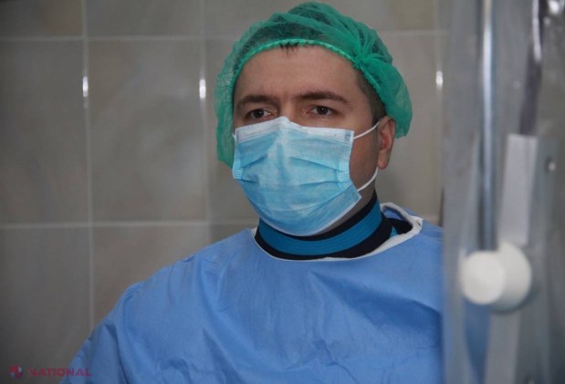 FOTO // Operație în PREMIERĂ efectuată de medicii moldoveni: Au extras un GLONTE din ochiul unei paciente cu ajutorul unui angiograf