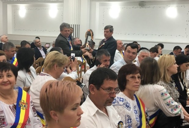 FOTO // Peste 100 de PRIMARI de pe ambele maluri ale Prutului s-au REUNIT la Chișinău. Au semnat o DECLARAȚIE-APEL la adresa Guvernelor de la București și Chișinău