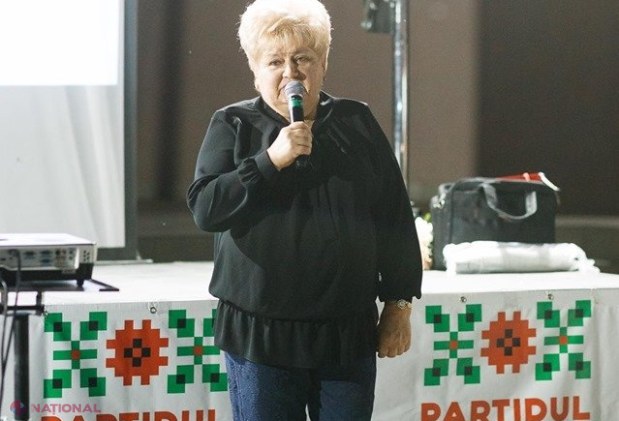 FOTO // Partidul „ȘOR” a finalizat proiectul de ILUMINAT STRADAL în satul Jeloboc în memoria primăriței: „Luminile pe care le aprindem azi în satul Jeloboc și în toată comuna Piatra sunt în amintirea Marianei Țugui”