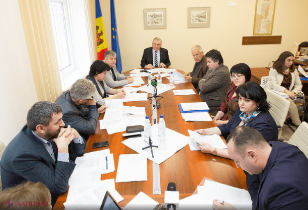 DECIS // Profesorii din R. Moldova nu vor mai fi nevoiți să plătească din propriul buzunar pentru formarea continuă. Vor scuti între 500 și 1 300 de lei