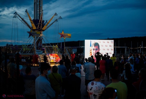 FOTO, VIDEO // Partidul „ȘOR” a dăruit „OrheiLand”-ului un CARUSEL unic. „Star Tower” are o înălțime de 30 de metri și poate lua la bord 20 de persoane