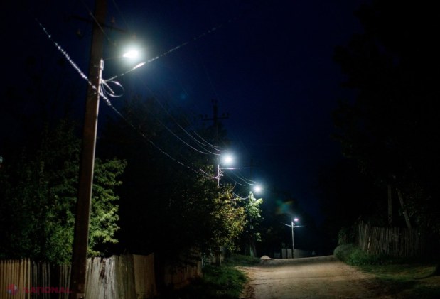 FOTO // Echipa Partidului „ȘOR” a aprins lumina pe străzile satului Tabăra, din raionul Orhei