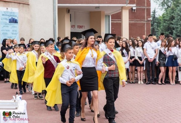 Peste 50 de elevi din Orhei, care au avut PERFORMANȚE la învățătură, au fost premiați. Au primit între 2 000 și 3 000 de lei fiecare