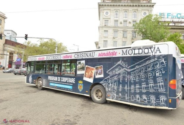 FOTO // Autobuzele donate de Primăria București au ajuns la Chișinău PERSONALIZATE: „Un alt proiect de succes, sper, în beneficiul cetățenilor din Chișinău”