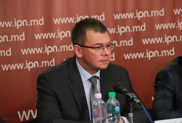 Un fost premier al României îl PROMOVEAZĂ la Chișinău pe Klaus Iohannis