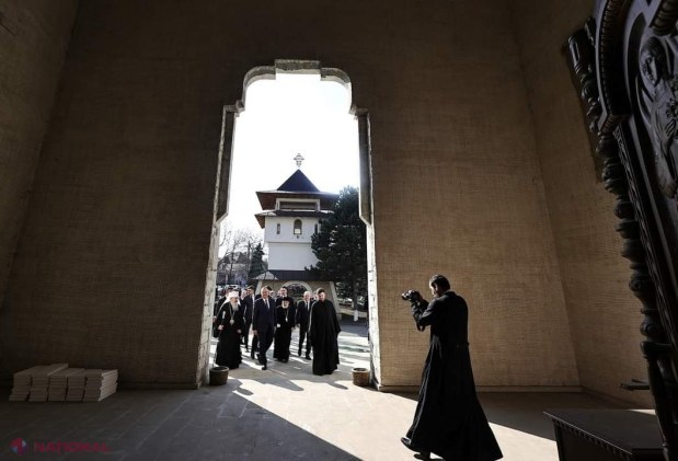 Premierul României, Nicolae Ciucă, vizită la Catedrala Sfinții Apostoli Petru și Pavel din Chișinău, ce aparține de Mitropolia Basarabiei: Sprijin pentru încheierea lucrărilor de construcție
