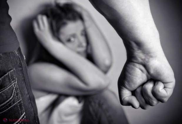 VIOLENȚĂ în familie: Peste 600 de bărbați din R. Moldova au fost ÎNDEPĂRTAȚI de soții, copii sau concubine în ultimele aproape patru luni