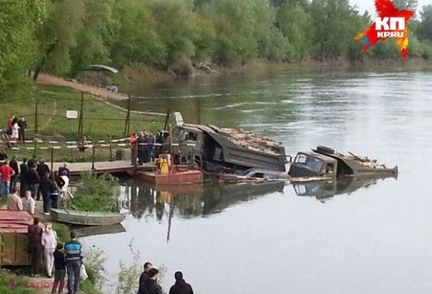 FOTO / / Două camioane s-au scufundat în Nistru. Cum a fost posibil