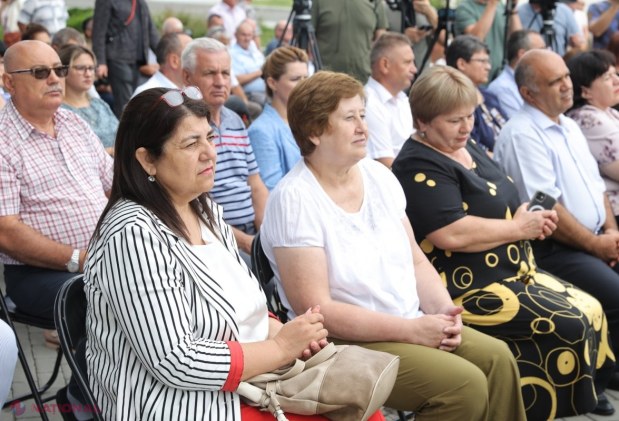 FOTO, VIDEO // Guvernul României donează R. Moldova încă 69 de autobuze școlare, în valoare de 74 de milioane de lei. Ambasadorul Cristian-Leon Țurcanu: „Prin acest lot de autobuze, contribuim la îmbunătățirea calității în educație”