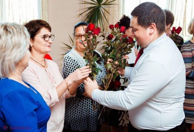 FOTO // Partidul „ȘOR” i-a felicitat pe DASCĂLII din R. Moldova de Ziua Profesorului