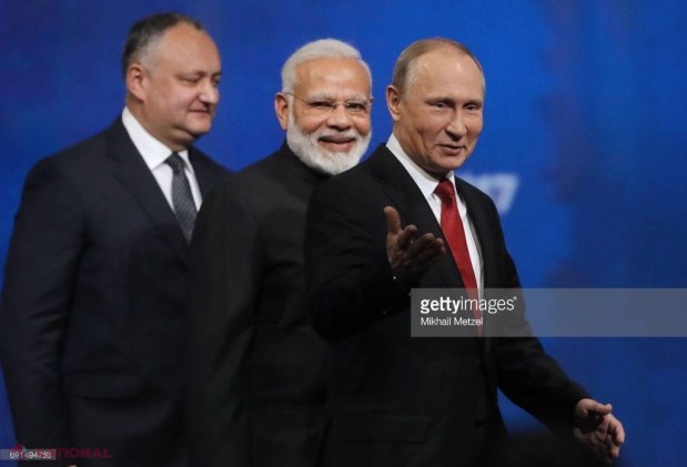 VIDEO // Cum a RÂS Putin de Dodon: „Bufonul țarului”