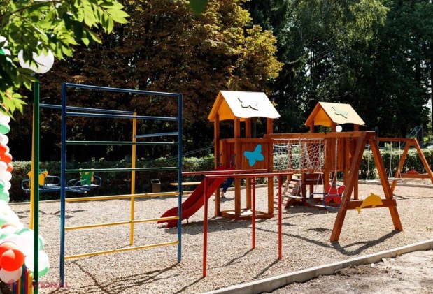 FOTO // În alte două sate au fost inaugurate terenuri de joacă pentru copii, în cadrul proiectului lansat de Partidului „ȘOR”