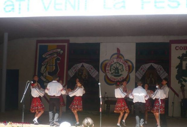 FESTIVAL // Cântece și dansuri „La umbra stejarului” lui Ștefan cel Mare și Sfânt din satul Cobâlea