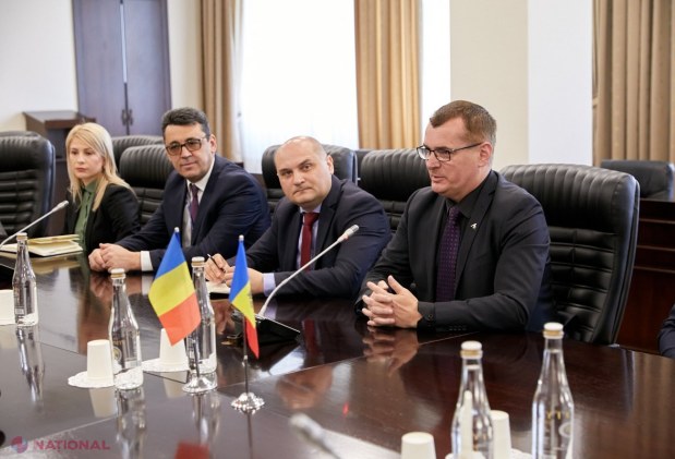 FOTO // „Semn de mare RESPECT pentru mediul românesc de faceri din R. Moldova”. Dorin Recean și-a făcut apariția INOPINAT la o întrevedere dintre membrii AIR și MINIȘTRII Economiei de pe ambele maluri ale Prutului