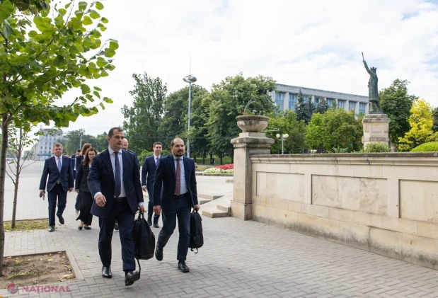 ULTIMĂ ORĂ // Guvernul Tofan pune cifrele pe masă: Dublarea investițiilor publice, digitalizare fiscală și R. Moldova – „cea mai prietenoasă țară europeană pentru antreprenori”