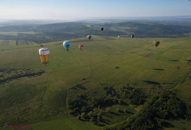 REPORTAJ FOTO // Nouă baloane cu aer cald deasupra Chișinăului