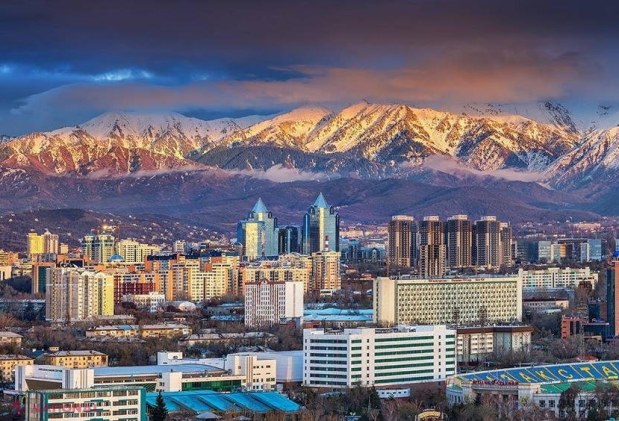 FOTO // Astana aniversează 20 de ani de când a devenit CAPITALA Kazahstanului. Cum s-a TRANSFORMAT orașul în această perioadă