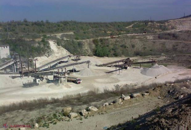 INCIDENT la cariera de piatră de la Ghidighici. Doi minori au căzut într-o groapă 
