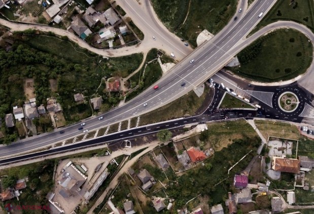 FOTO // Ilan Șor a dat în exploatare, la Orhei, o altă porțiune de drum reconstruit: „În timp ce toți pălăvrăgesc, noi vom continua să lucrăm pentru a îmbunătăți condițiile de trai ale oamenilor”