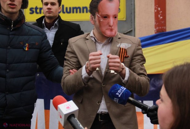 FOTO // Igor Dodon, ARESTAT și dus la Procuratura Generală