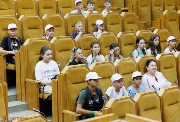 „Excursia Europeană” la Președinția Republicii Moldova. Mai multe grupuri de elevi au vizitat clădirea prezidențială