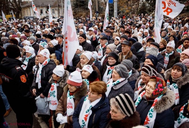 FOTO, DOC // Partidul „ȘOR” a depus actele pentru înscrierea în cursa electorală. Ilan Șor, în fața mulțimii: „Deschidem o pagină nouă în istoria politică din Moldova”