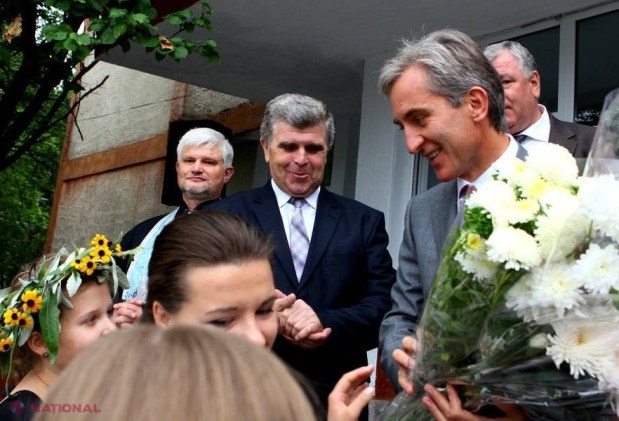 POZE // Premierul Leancă a împărțit ABECEDARE, dar e cu gândul la BAC 2014