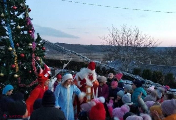 FOTO // Echipa Partidului „ȘOR” a aprins luminile de sărbătoare în aproximativ 130 de localități din republică