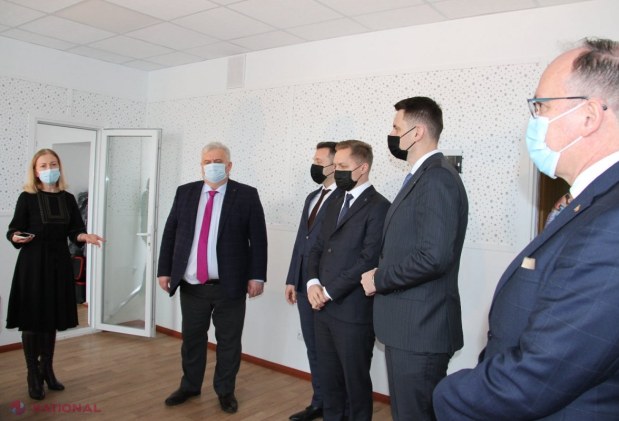 FOTO // Laborator performant de televiziune pentru cei 600 de studenți ai Facultății de Jurnalism și Științe ale Comunicării din cadrul USM. Deschiderea studioului a fost posibilă grație unei investiții a DRRM din cadrul Guvernului României