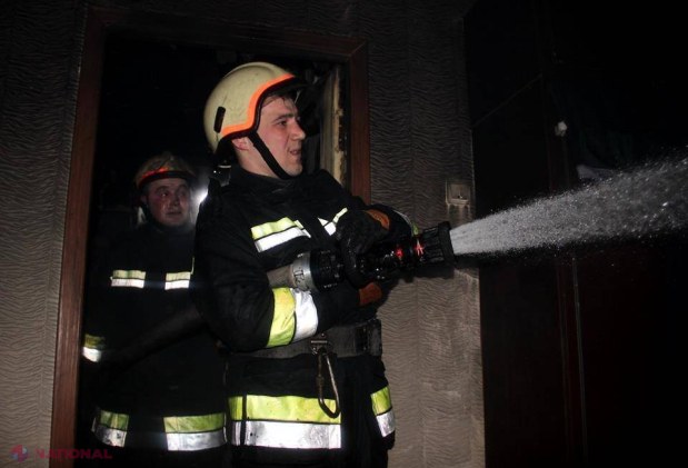 Trei copii, SALVAȚI din FLĂCĂRI într-o suburbie a capitalei