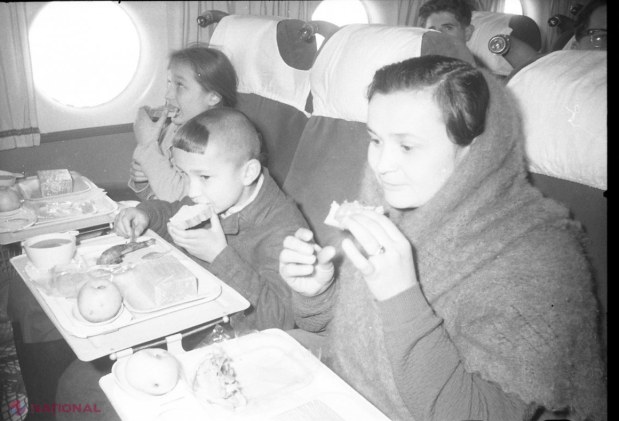 GALERIE FOTO // Imagini inedite cu Aeroportul Chișinău. Cu ce erau serviți pasagerii și câte zboruri pe săptămână erau efectuate acum 30 de ani