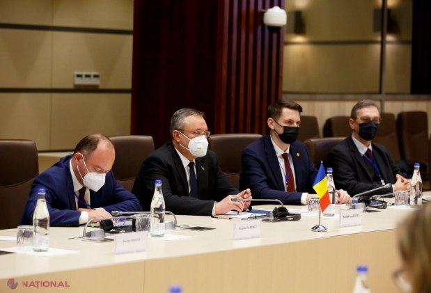 FOTO // Cetățenii R. Moldova, principalii BENEFICIARI ai ajutorului de 100 de MILIOANE de euro acordați de România: „Sunt bani care vor dezvolta comunitățile noastre prin crearea LOCURI de MUNCĂ, prin proiecte de infrastructură, culturale și de dezv