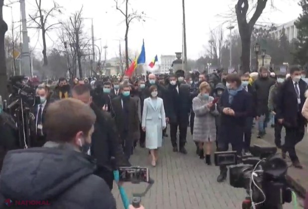 VIDEO // Maia Sandu s-a întâlnit la Președinție cu Igor Dodon, însă întrevederea nu a durat nici cinci minute. Cei doi NU au dat mâna la despărțire