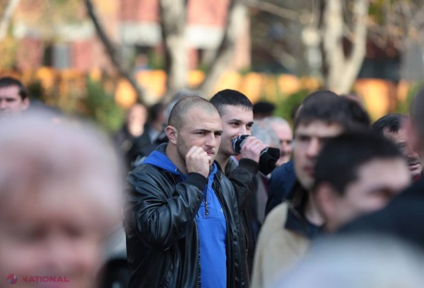 FOTO // Fețe DUBIOASE la protestele comuniștilor